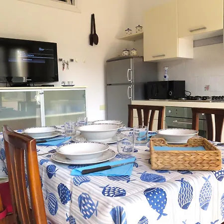 Per 4 Persone A 600 Mt Dal Mare * Cavo
