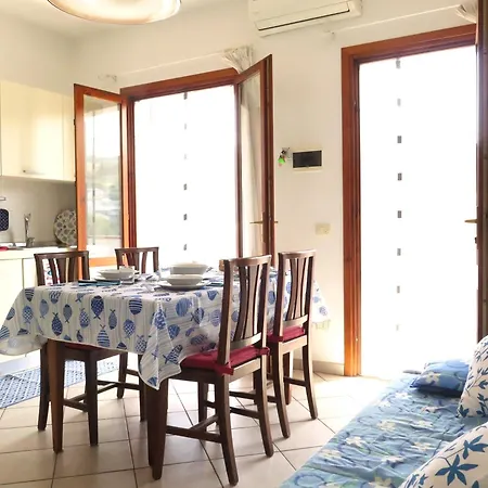 Apartment Per 4 Persone A 600 Mt Dal Mare Cavo