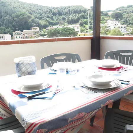Per 4 Persone A 600 Mt Dal Mare Cavo
