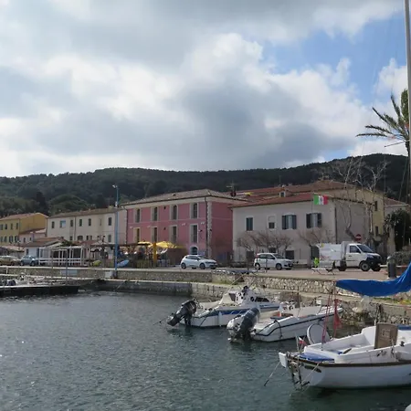 Per 4 Persone A 600 Mt Dal Mare